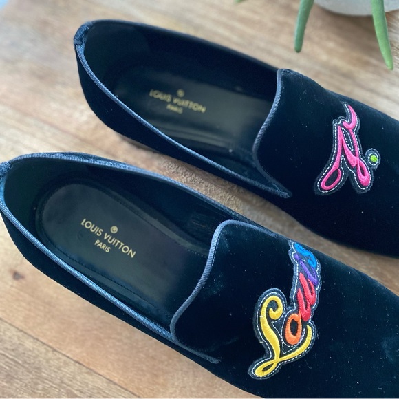 LOUIS VUITTON “Louis V.” Velvet Auteuil Slippers - Picture 6 of 13